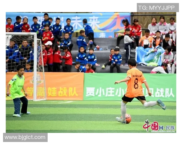 培养青少年足球梦想助力成长与团队精神的全面发展