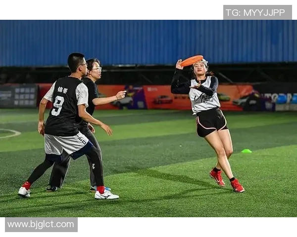 武汉飞盘队在滑板精英赛中的节奏表现分析与点评