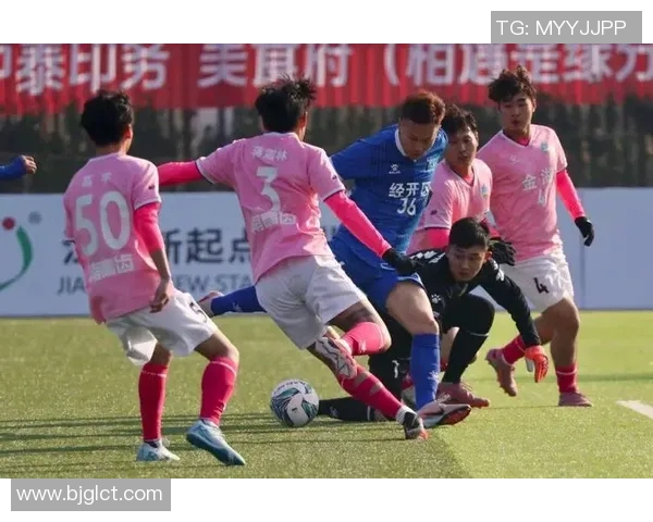 深超足球联赛新赛季开幕在即球迷热情高涨期待精彩对决