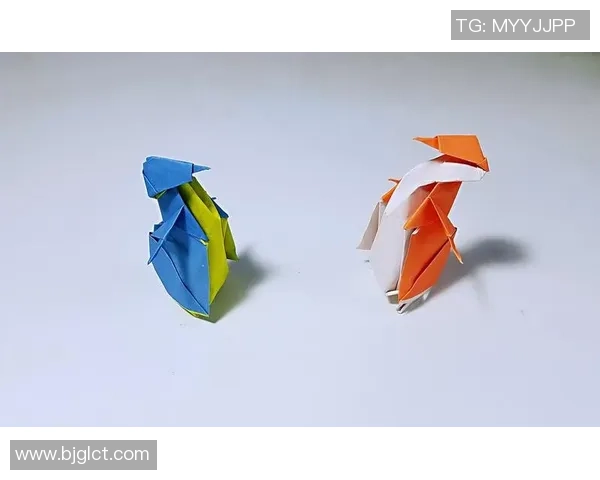 立体足球折纸教程详解让你轻松掌握折叠技巧与创意玩法 立体足球折纸教程详解让你轻松掌握折叠技巧与创意玩法