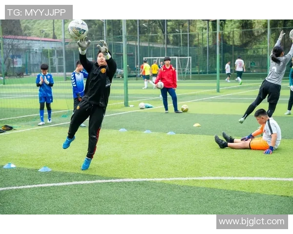 足球27带你领略世界足球风云激荡的精彩瞬间与传奇故事